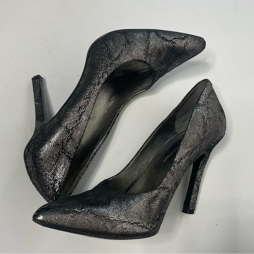 BCBGeneration Black Metallic Pointy toe heels